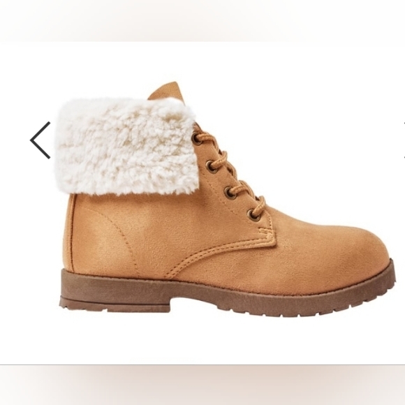 Kids Fur Cuff Lug Sole Boot Girls Size 5 MSRP $42 - Picture 4 of 9